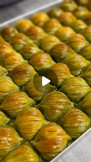 Profesyonel Pastacılık ve Ekmekçilik Eğitimimizde @sunar.un ve @sunar_yag işbirliğiyle geleneksel lezzetimiz Baklava’yı işledik. #baklava