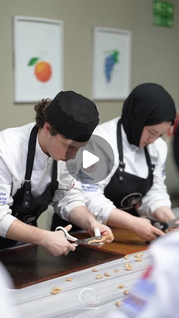 Profesyonel Pastacılık ve Ekmekçilik Eğitimi Sınıflarımızda Bu Hafta. Geleceğin Şefi Olmak Senin Elinde, Haziran Dönemi İçin Avantajlı Fiyat Kontenjanını Kaçırmamak İçin Randevunu Al, Görüşmeye Gel! #işiniseverekyap #profesyonelpastacılık #mutfakakademisi